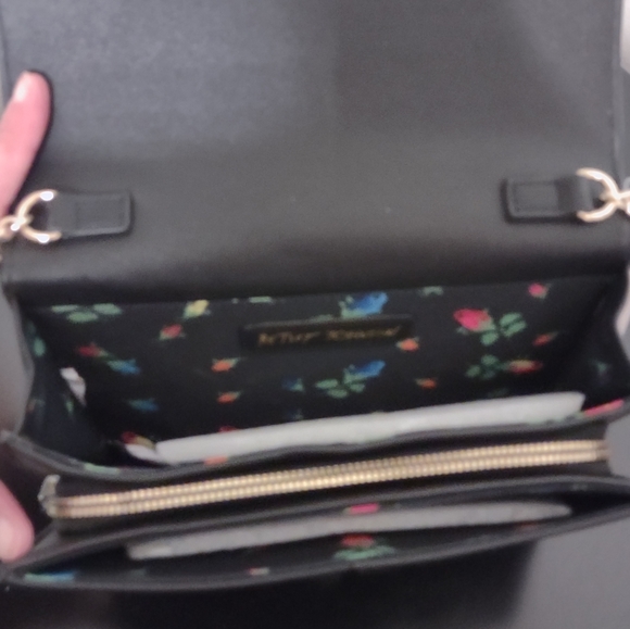 NWT🩷🖤🎉Betsey Johnson clutch/crossbody bag🩷🖤🎉 - Picture 7 of 16